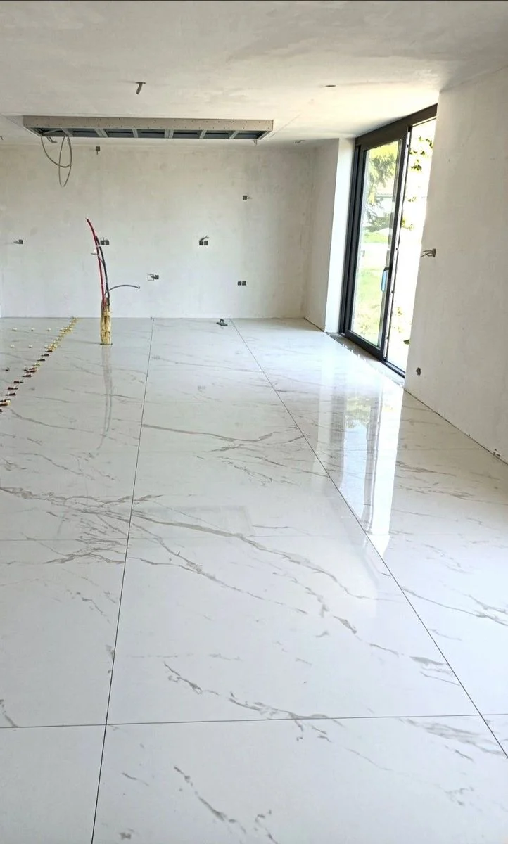 Marble tile flooring installation